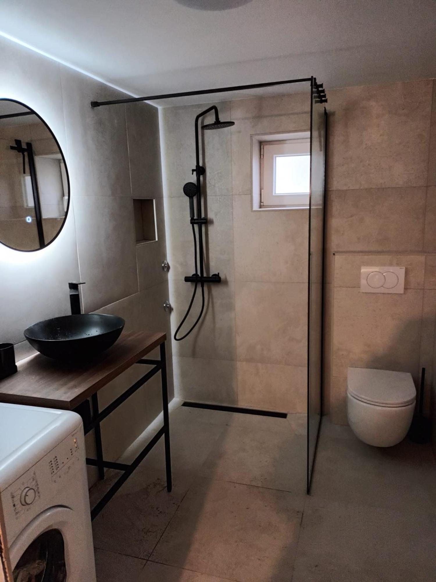 Beachfront House Ivana With Pool - Renovated 2025 Cesarica Exterior photo
