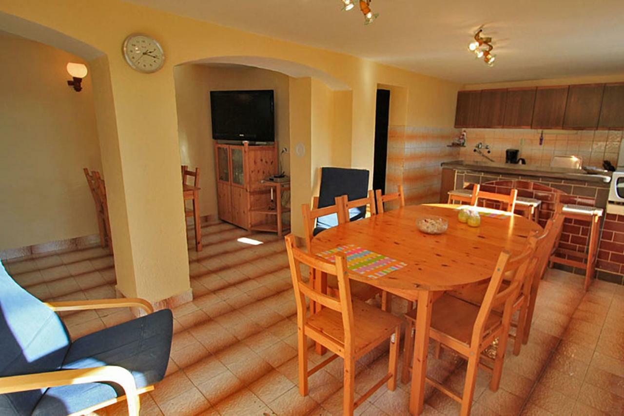 Beachfront House Ivana With Pool - Renovated 2025 Cesarica Exterior photo