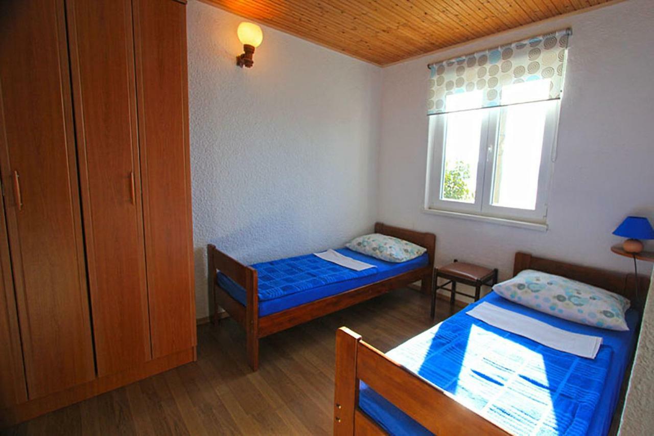Beachfront House Ivana With Pool - Renovated 2025 Cesarica Exterior photo
